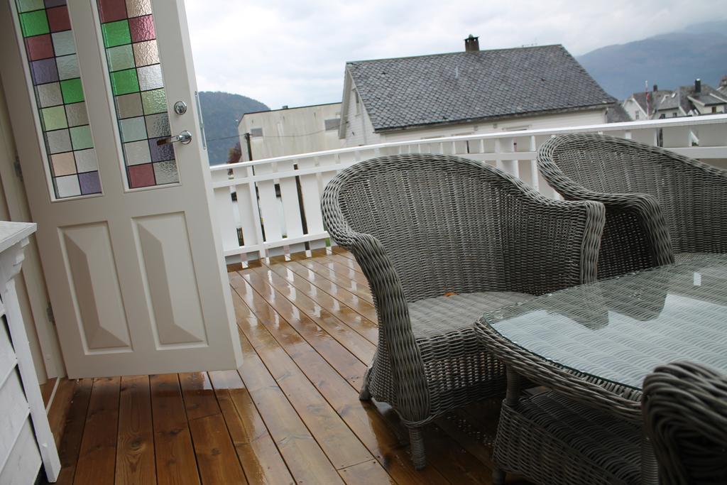 Klover Hotel Sauda Экстерьер фото